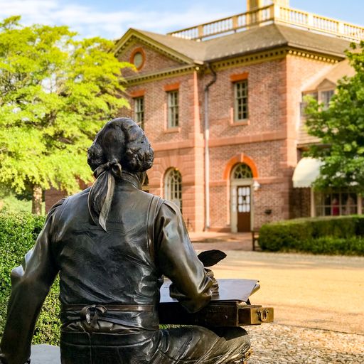 Sitting musician statue at Hampton Roads
